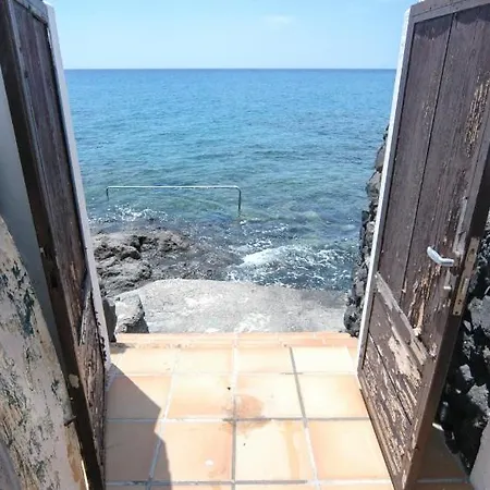 La Mar Deluxe - A Lovely 3 Bedroom - Magnificent Sea Views - Great Location Villa *