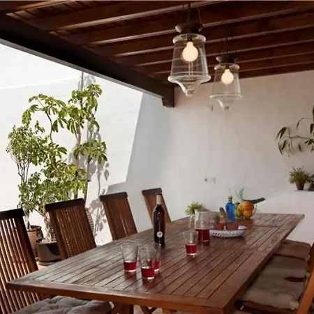 Willa La Mar Deluxe - A Lovely 3 Bedroom - Magnificent Sea Views - Great Location Puerto del Carmen (Lanzarote)